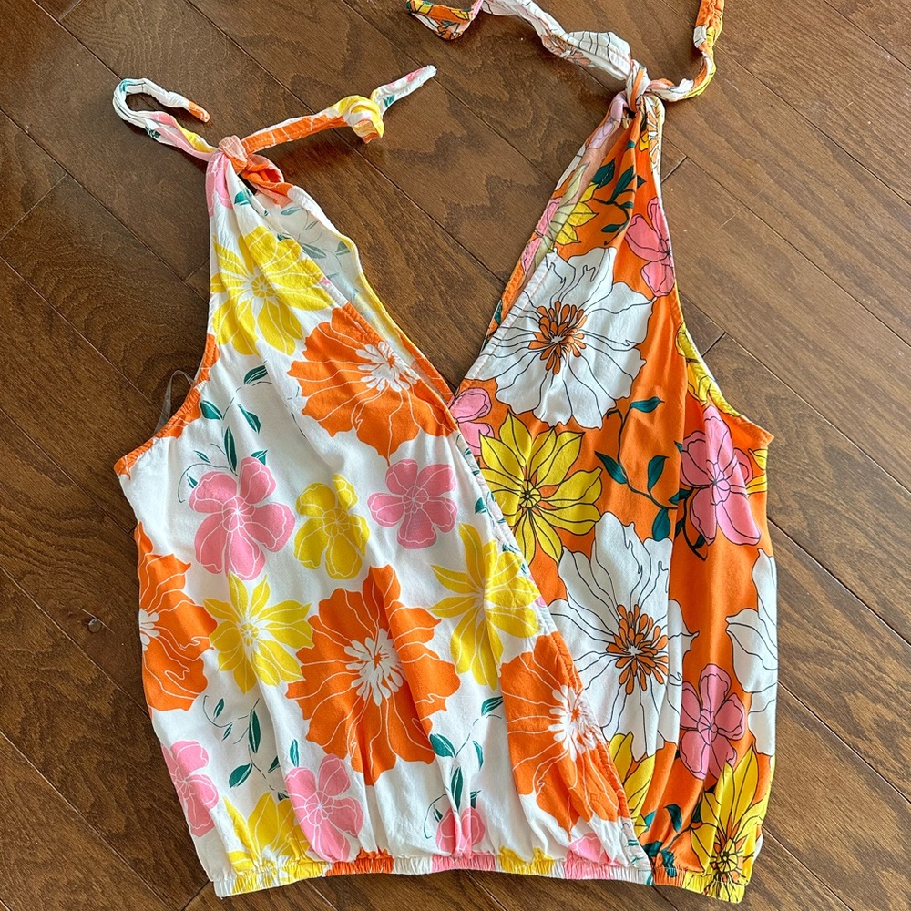 Emily Wonder floral tank size medium